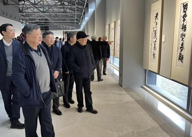 枇杷》仅展一日深港艺术同时发声开元棋牌一周观展｜宋画《山鹊(图6)