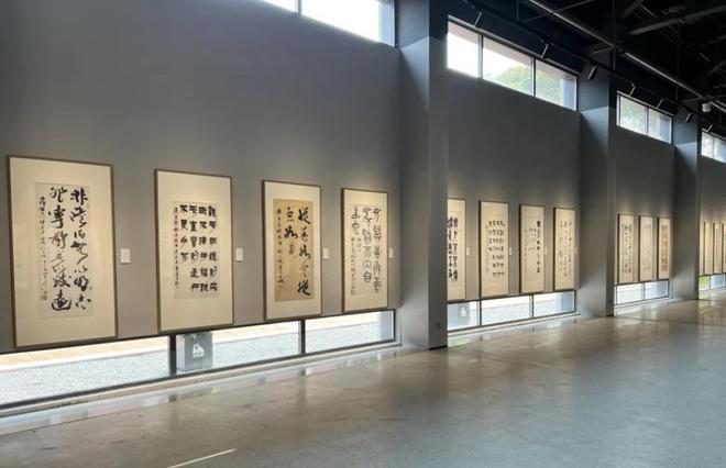 枇杷》仅展一日深港艺术同时发声开元棋牌一周观展｜宋画《山鹊(图23)
